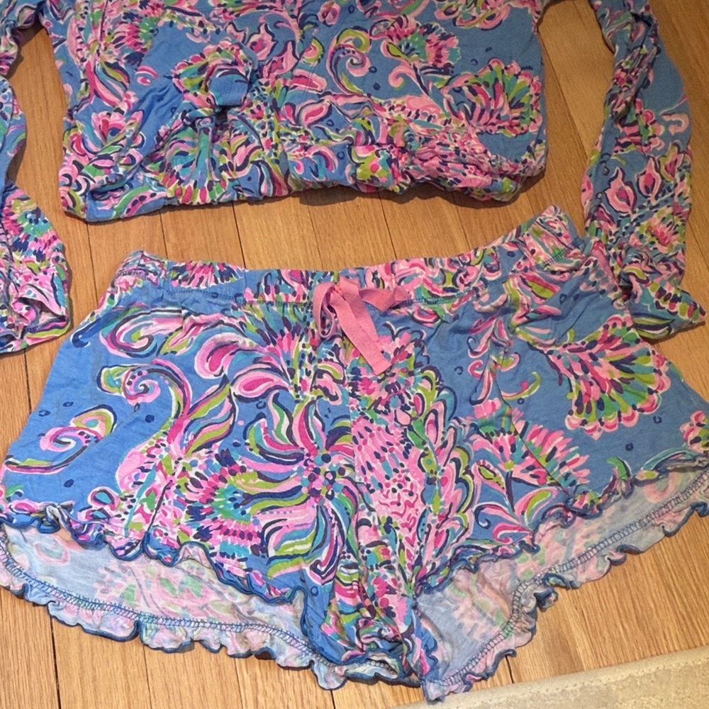 Lilly Pulitzer Pastel Paisley pajama lounge Set in Blue, Pink, Green - Picture 4 of 4